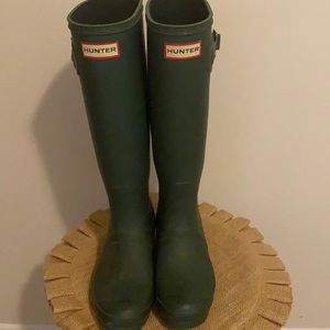 Size 6 hunter boots